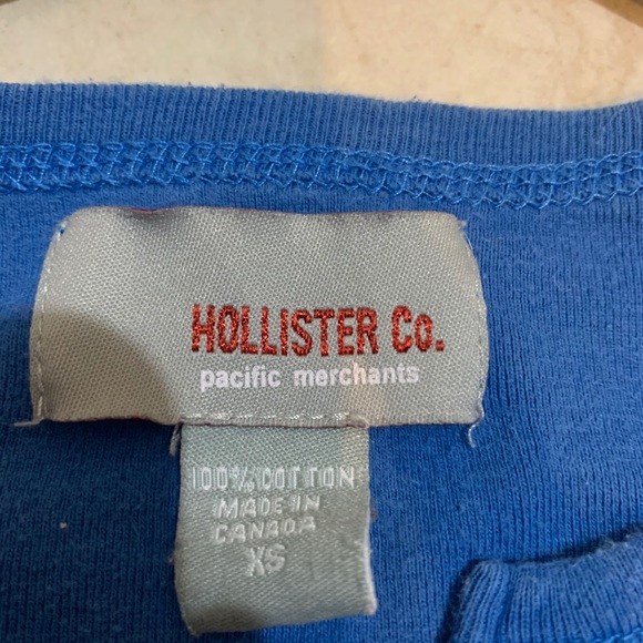 Blue Hollister long sleeve - Picture 2 of 3